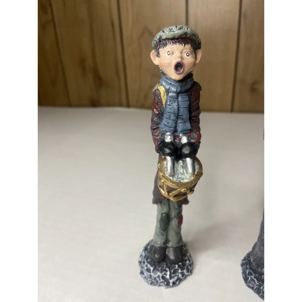Vintage Windsor Collectible Christmas Caroler Family  Wintery Attire Set 4 Resin